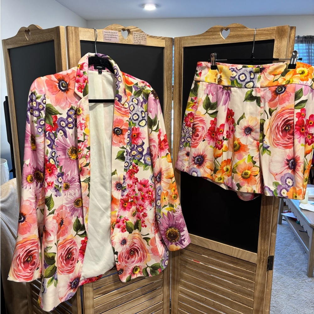 Express Floral Blazer and Matching Short  Set -blazer M shorts 14